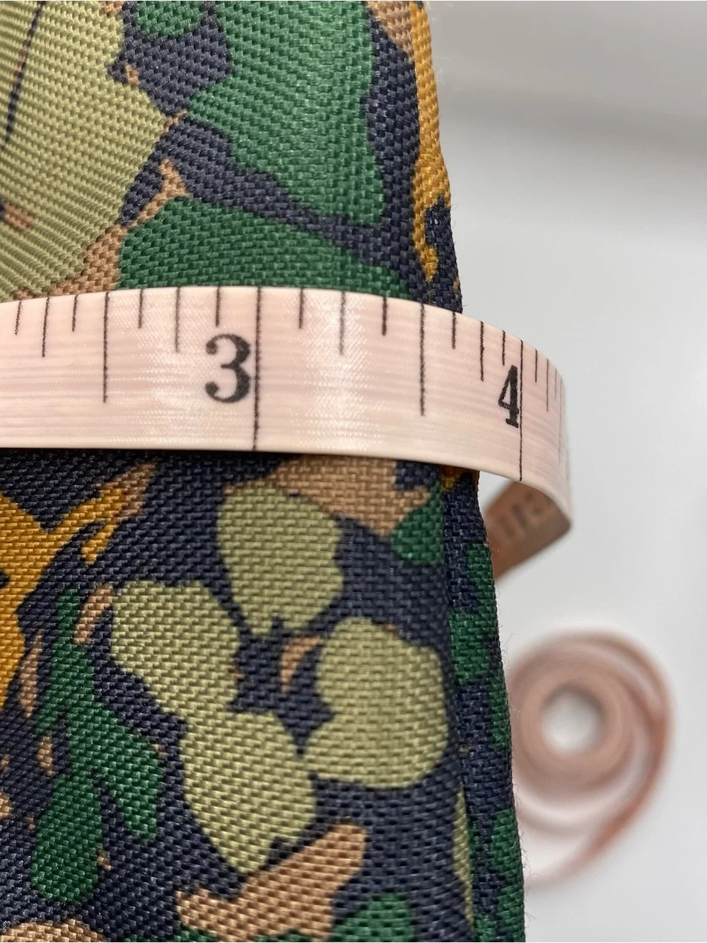 Vans Camouflage insulated lunch bag in Green, Brown & Yellow